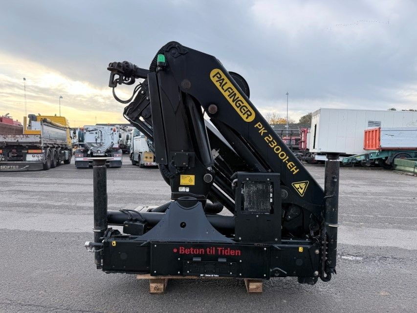 Palfinger PK 23001 EH Radio Remote / Kran / Crane - Camion con gru: foto 1 Palfinger PK 23001 EH Radio Remote / Kran / Crane - Camion con gru: foto 1