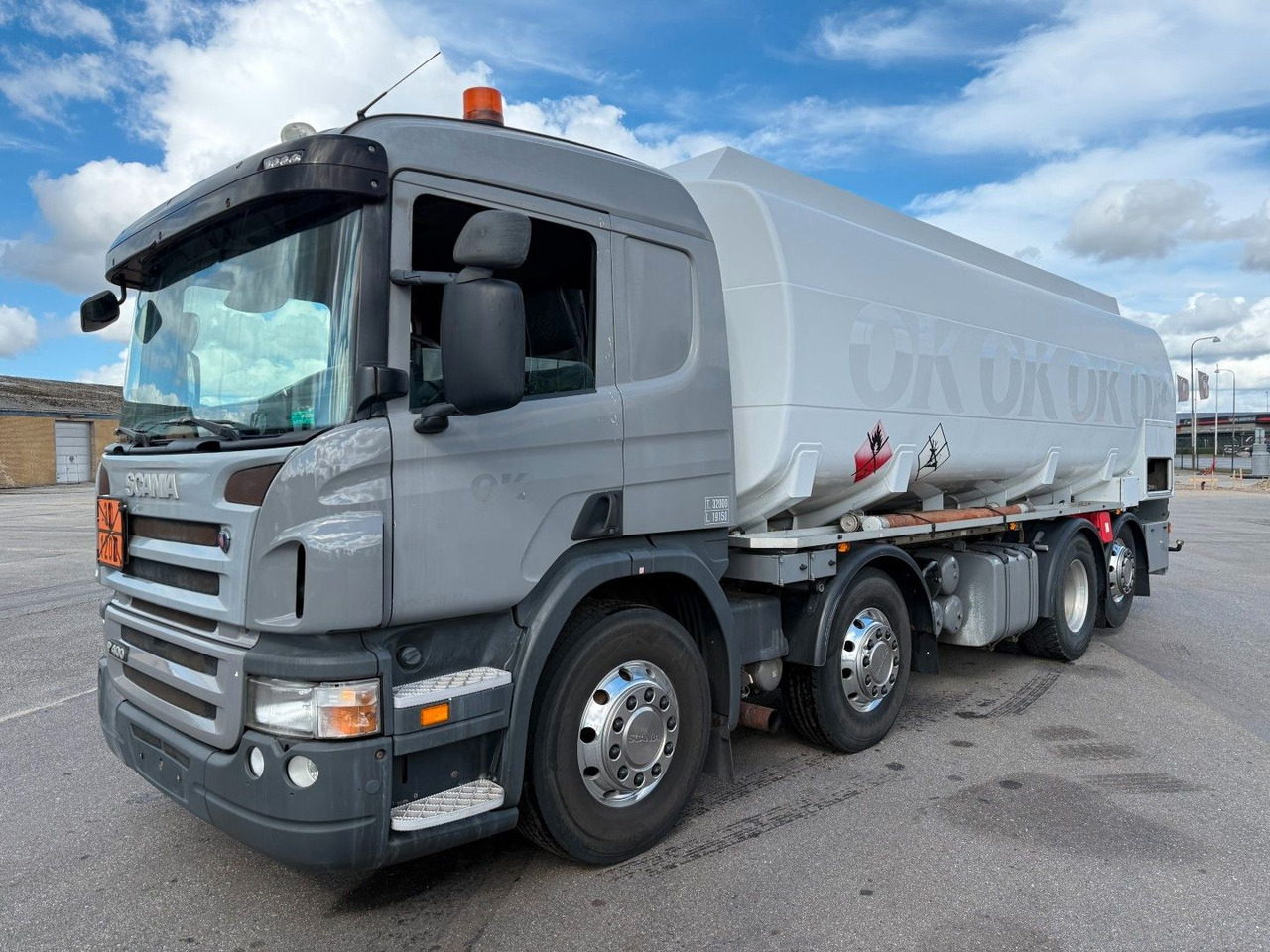 Scania P400 8x2*6 HMK Bilcon 24.000 l. ADR Euro 5 - Camion cisterna: foto 1 Scania P400 8x2*6 HMK Bilcon 24.000 l. ADR Euro 5 - Camion cisterna: foto 1