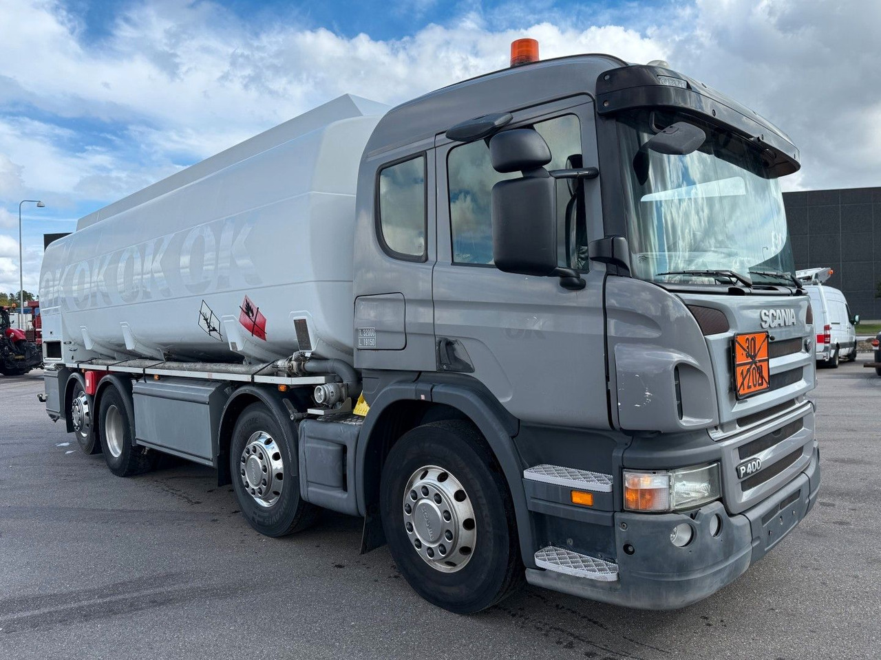 Scania P400 8x2*6 HMK Bilcon 24.000 l. ADR Euro 5 - Camion cisterna: foto 2 Scania P400 8x2*6 HMK Bilcon 24.000 l. ADR Euro 5 - Camion cisterna: foto 2