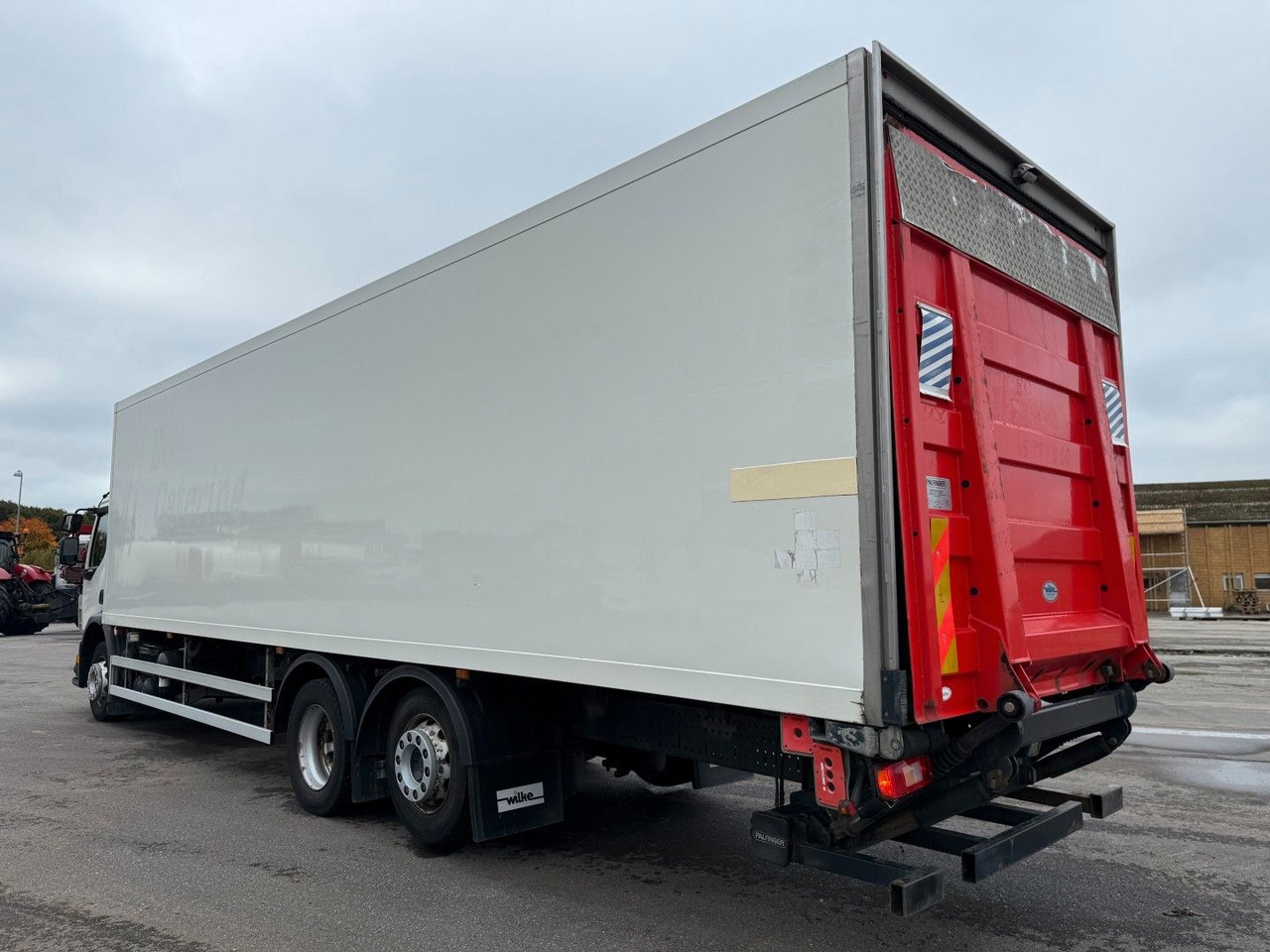 Volvo FE320 6x2*4 TK T1200-R Spectrum 9,80 m. koffer - Autocarro frigorifero: foto 4 Volvo FE320 6x2*4 TK T1200-R Spectrum 9,80 m. koffer - Autocarro frigorifero: foto 4