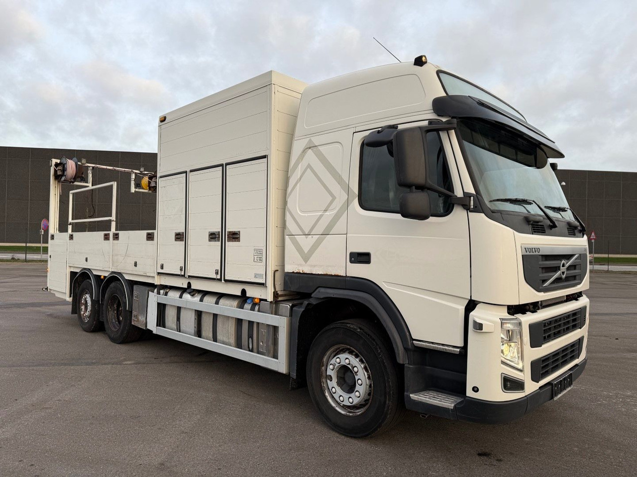 Volvo FM 410 6x2 Euro 5 - Autocarro con pianale/ Cassone fisso: foto 2 Volvo FM 410 6x2 Euro 5 - Autocarro con pianale/ Cassone fisso: foto 2