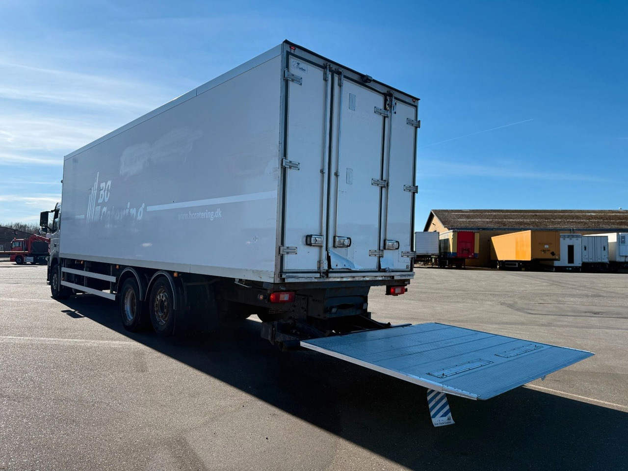 Autocarro frigorifero nuovo Volvo FM330 6x2*4 Carrier Supra 1250 Mt / 9.3 m Koffer: foto 9