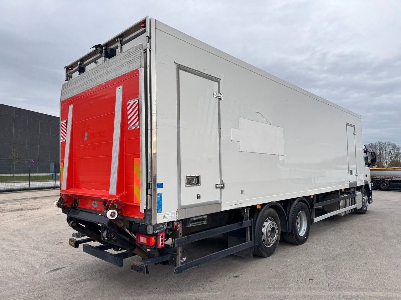 Volvo FM330 6x2*4 Carrier Supra 1250 Mt 9,9m (defekt f - Autocarro frigorifero: foto 3 Volvo FM330 6x2*4 Carrier Supra 1250 Mt 9,9m (defekt f - Autocarro frigorifero: foto 3