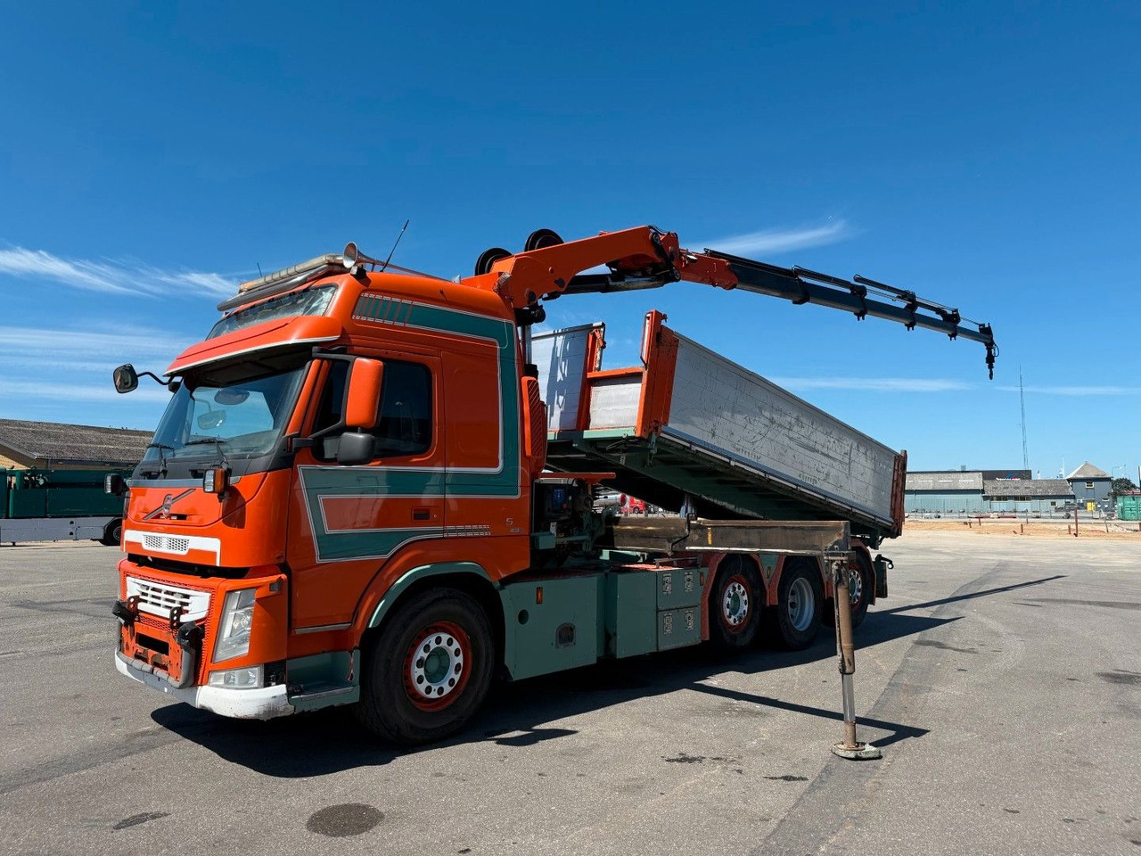 Volvo FM500 8x2*6 Crane HMF 2620 K5 Pendel Tipper - Camion con gru: foto 1 Volvo FM500 8x2*6 Crane HMF 2620 K5 Pendel Tipper - Camion con gru: foto 1