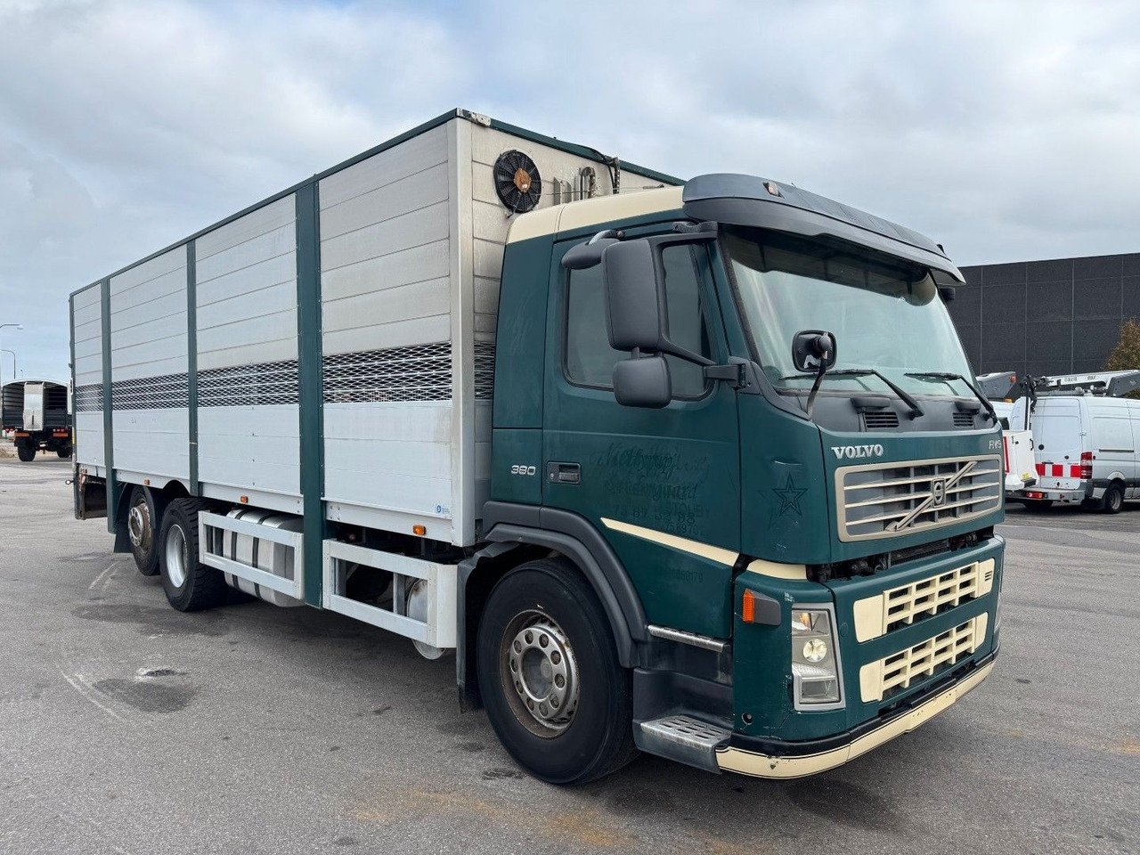 Volvo FM9 380 6x2*4 Tiertransporter / Livestock - Van trasporto cavalli: foto 2 Volvo FM9 380 6x2*4 Tiertransporter / Livestock - Van trasporto cavalli: foto 2