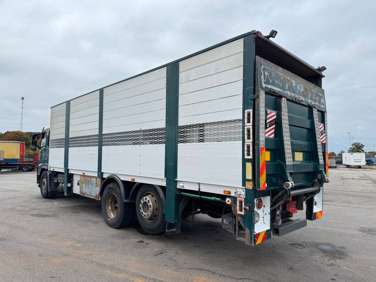 Volvo FM9 380 6x2*4 Tiertransporter / Livestock - Van trasporto cavalli: foto 4 Volvo FM9 380 6x2*4 Tiertransporter / Livestock - Van trasporto cavalli: foto 4