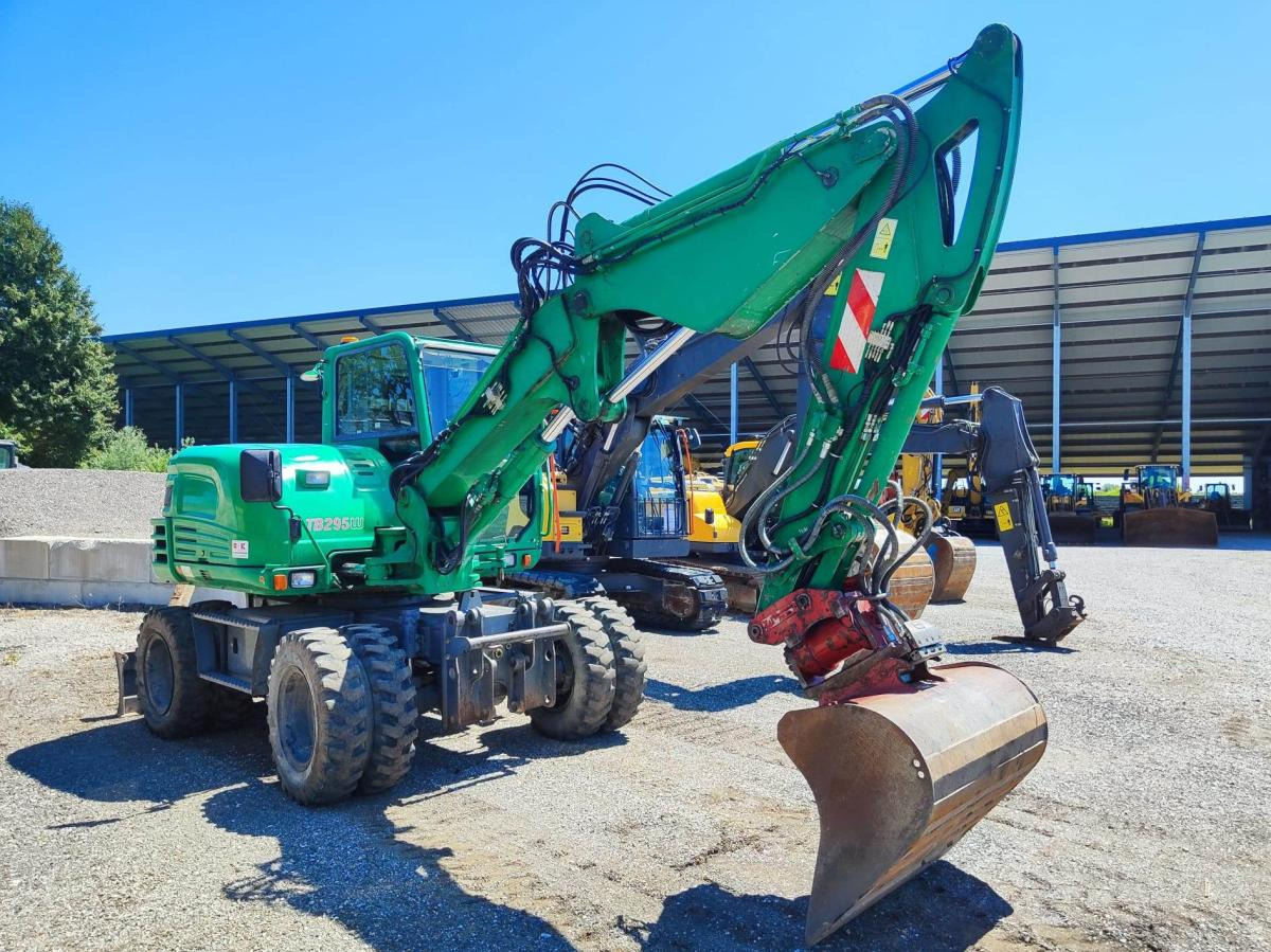 Takeuchi TB295W - Escavatore gommato: foto 3 Takeuchi TB295W - Escavatore gommato: foto 3
