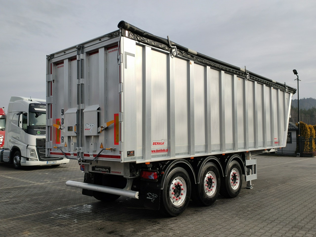 Benalu MULTIRUNNER 87 - Semirimorchio ribaltabile: foto 4 Benalu MULTIRUNNER 87 - Semirimorchio ribaltabile: foto 4