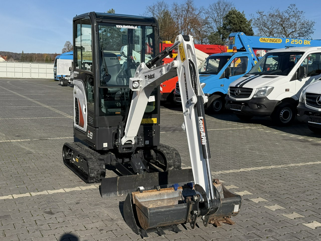 Bobcat E19 Komplet Łyżek Mało Używana Przepracowane tylko 90mth - Miniescavatore: foto 4 Bobcat E19 Komplet Łyżek Mało Używana Przepracowane tylko 90mth - Miniescavatore: foto 4