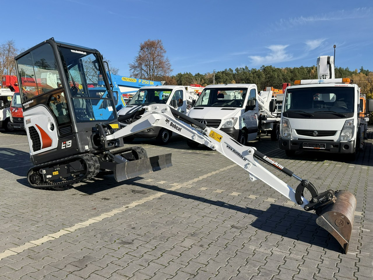 Bobcat E19 Komplet Łyżek Mało Używana Przepracowane tylko 90mth - Miniescavatore: foto 2 Bobcat E19 Komplet Łyżek Mało Używana Przepracowane tylko 90mth - Miniescavatore: foto 2
