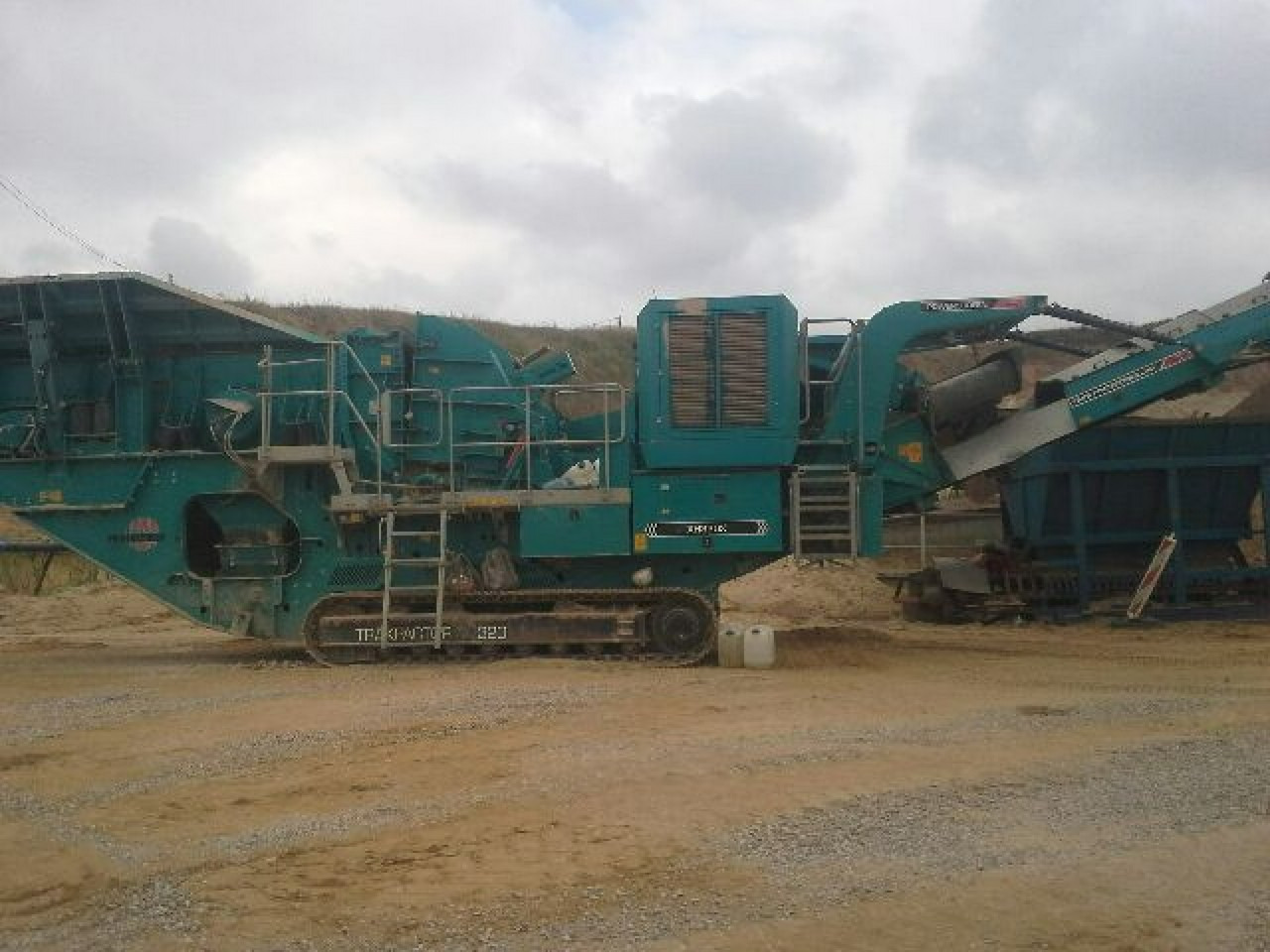 Extec PowerScreen Trakpactor 320 CR 027 Wydajność nawet do 320t/h - Frantoio a urto: foto 1 Extec PowerScreen Trakpactor 320 CR 027 Wydajność nawet do 320t/h - Frantoio a urto: foto 1
