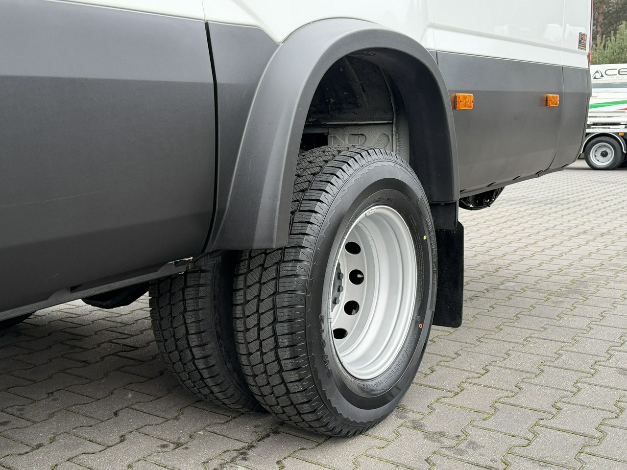 Iveco Daily 70C18 V H - Furgone chiuso: foto 3 Iveco Daily 70C18 V H - Furgone chiuso: foto 3