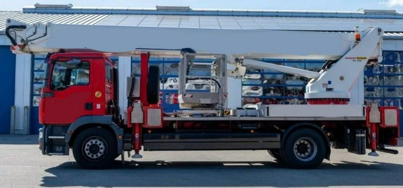 MAN TGM 18.280 Zwyżka WUMAG WT 450 Podnośnik Koszowy - Piattaforma autocarrata: foto 1 MAN TGM 18.280 Zwyżka WUMAG WT 450 Podnośnik Koszowy - Piattaforma autocarrata: foto 1