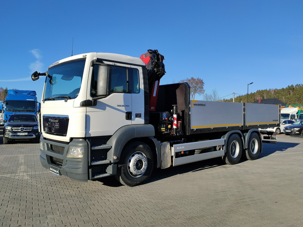 MAN TGS 26.360 6x4 - Autocarro con pianale/ Cassone fisso, Camion con gru: foto 2 MAN TGS 26.360 6x4 - Autocarro con pianale/ Cassone fisso, Camion con gru: foto 2