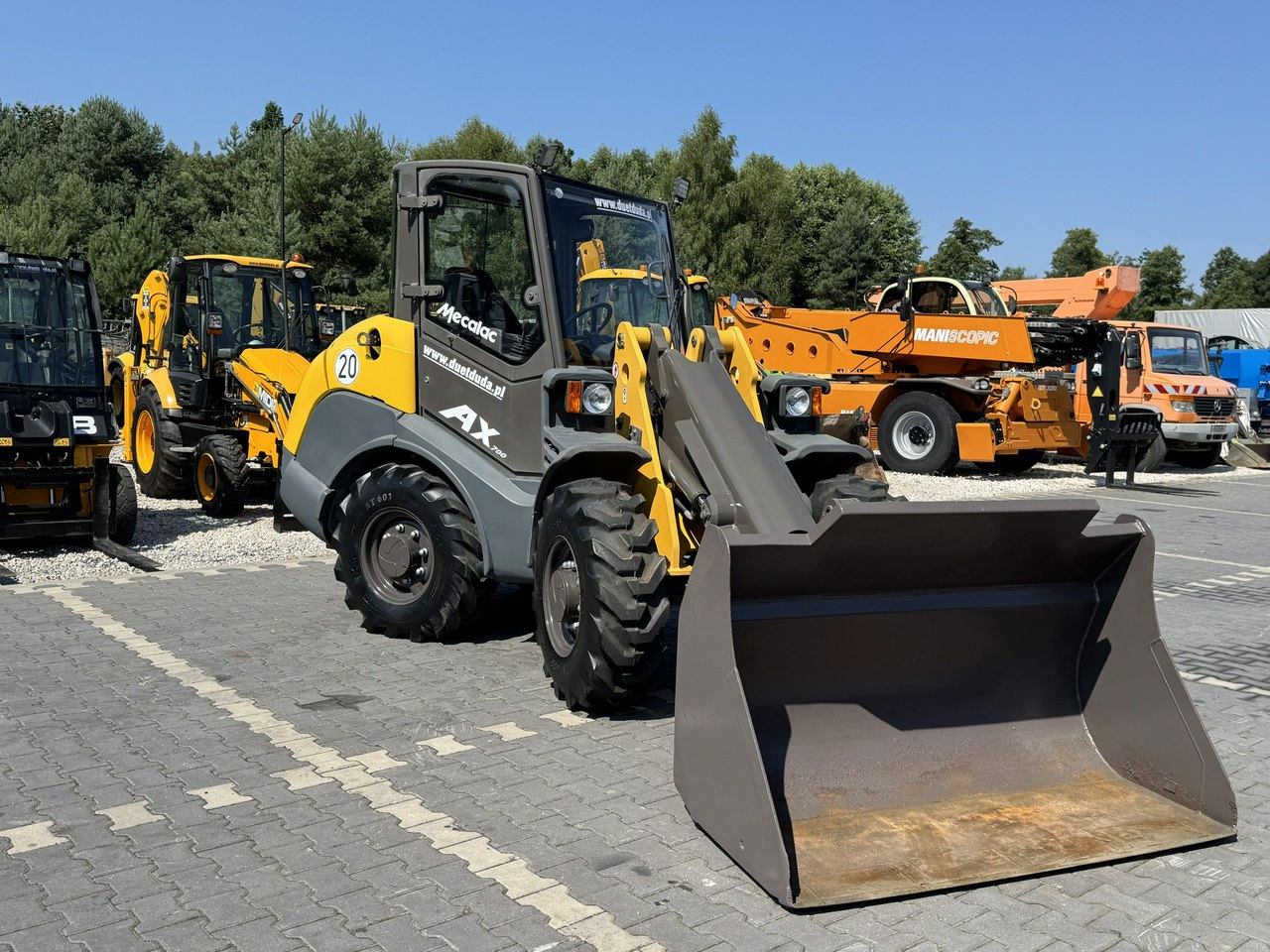Mecalac AX 700 Szybko-Złącze Łyżka Super Stan - Pala gommata: foto 3 Mecalac AX 700 Szybko-Złącze Łyżka Super Stan - Pala gommata: foto 3