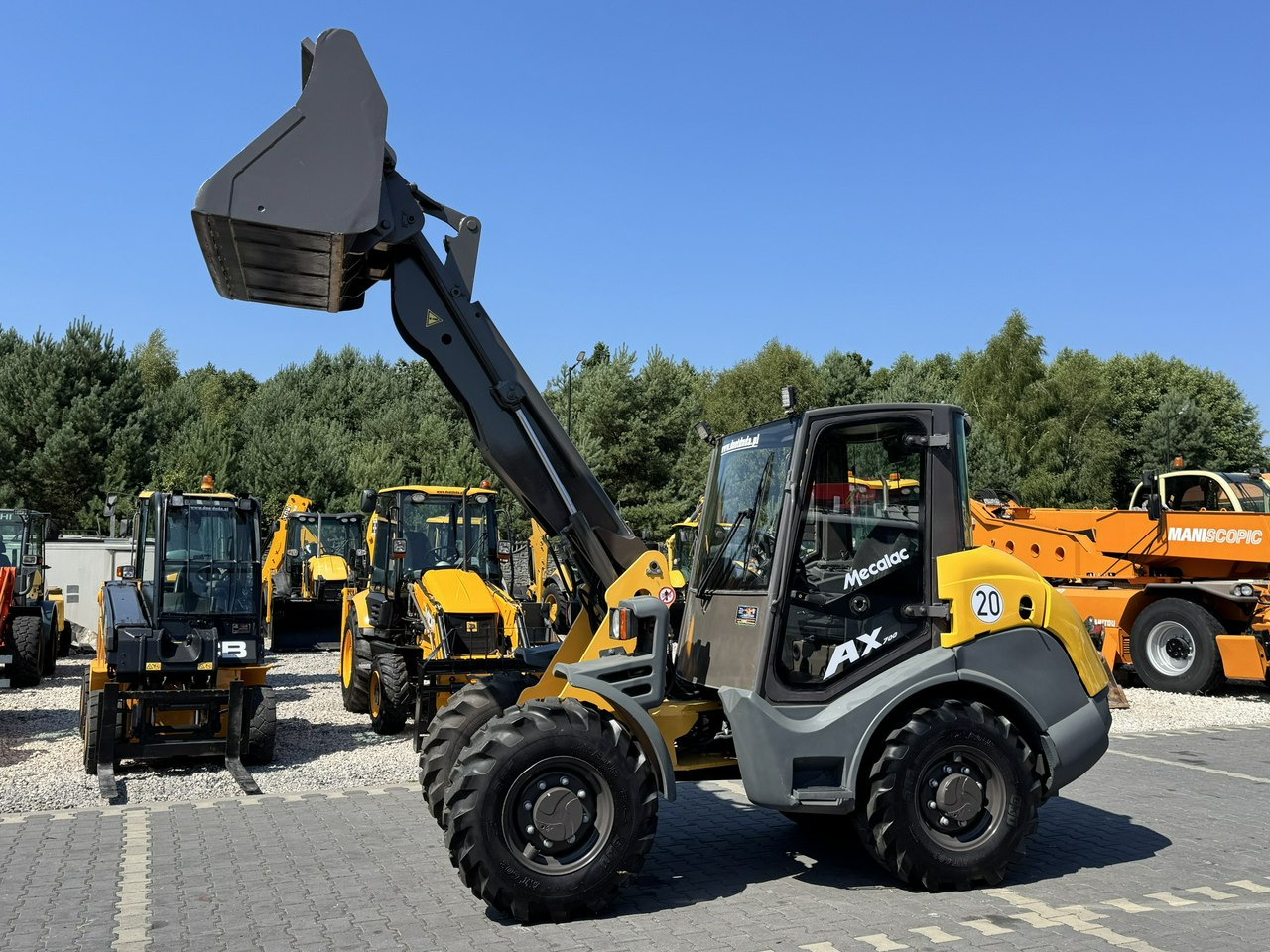 Mecalac AX 700 Szybko-Złącze Łyżka Super Stan - Pala gommata: foto 2 Mecalac AX 700 Szybko-Złącze Łyżka Super Stan - Pala gommata: foto 2