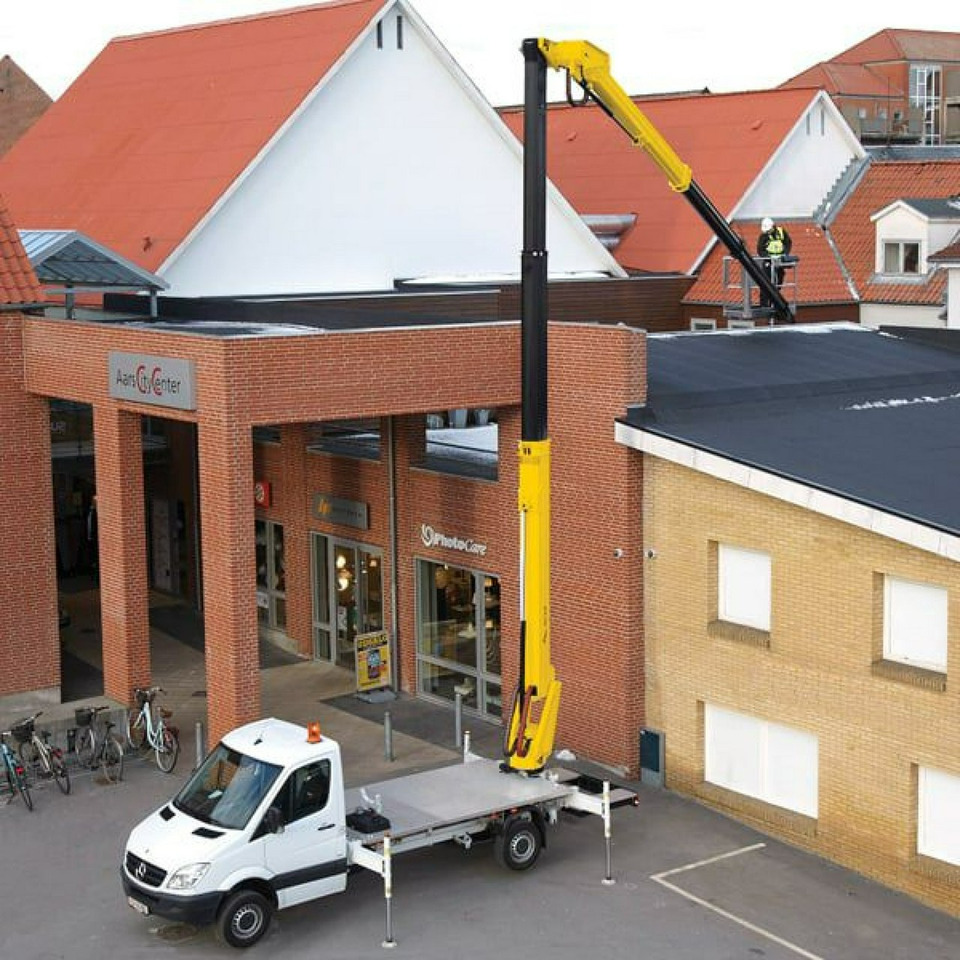 Mercedes Sprinter Zwyżka Podnośnik Koszowy VERSALIFT VTX-240 UDT - Piattaforma autocarrata: foto 3 Mercedes Sprinter Zwyżka Podnośnik Koszowy VERSALIFT VTX-240 UDT - Piattaforma autocarrata: foto 3