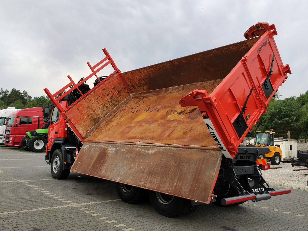 Autocarro ribaltabile, Camion con gru Volvo FMX 410 6x4 13L HDS Radiowy Hydroburta: foto 47