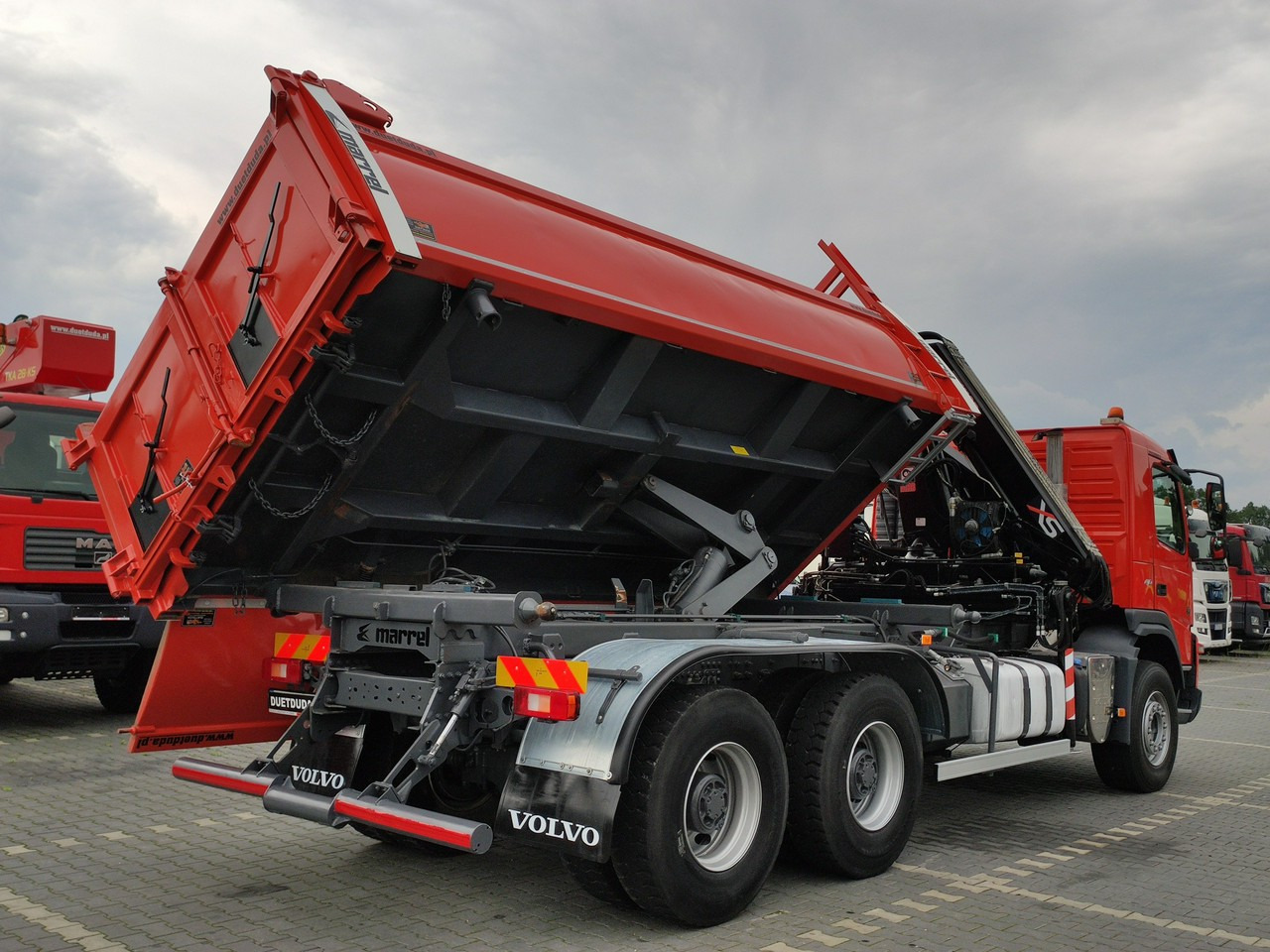 Autocarro ribaltabile, Camion con gru Volvo FMX 410 6x4 13L HDS Radiowy Hydroburta: foto 48