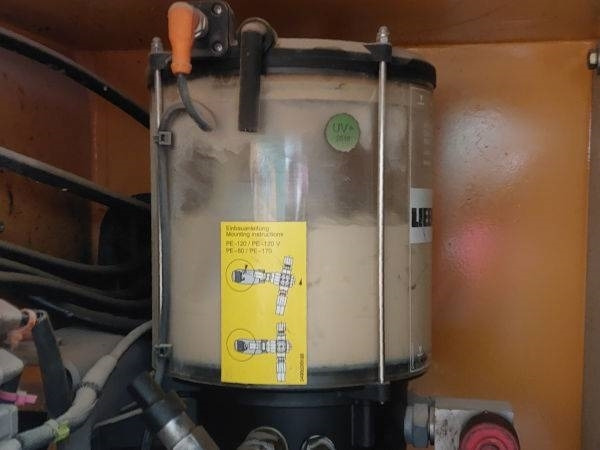 Leasing di Liebherr R 922 SLC Liebherr R 922 SLC: foto 11 Leasing di Liebherr R 922 SLC Liebherr R 922 SLC: foto 11