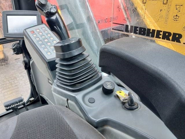 Leasing di Liebherr R 922 SLC Liebherr R 922 SLC: foto 15 Leasing di Liebherr R 922 SLC Liebherr R 922 SLC: foto 15