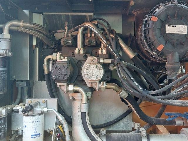 Leasing di Liebherr R 922 SLC Liebherr R 922 SLC: foto 10 Leasing di Liebherr R 922 SLC Liebherr R 922 SLC: foto 10