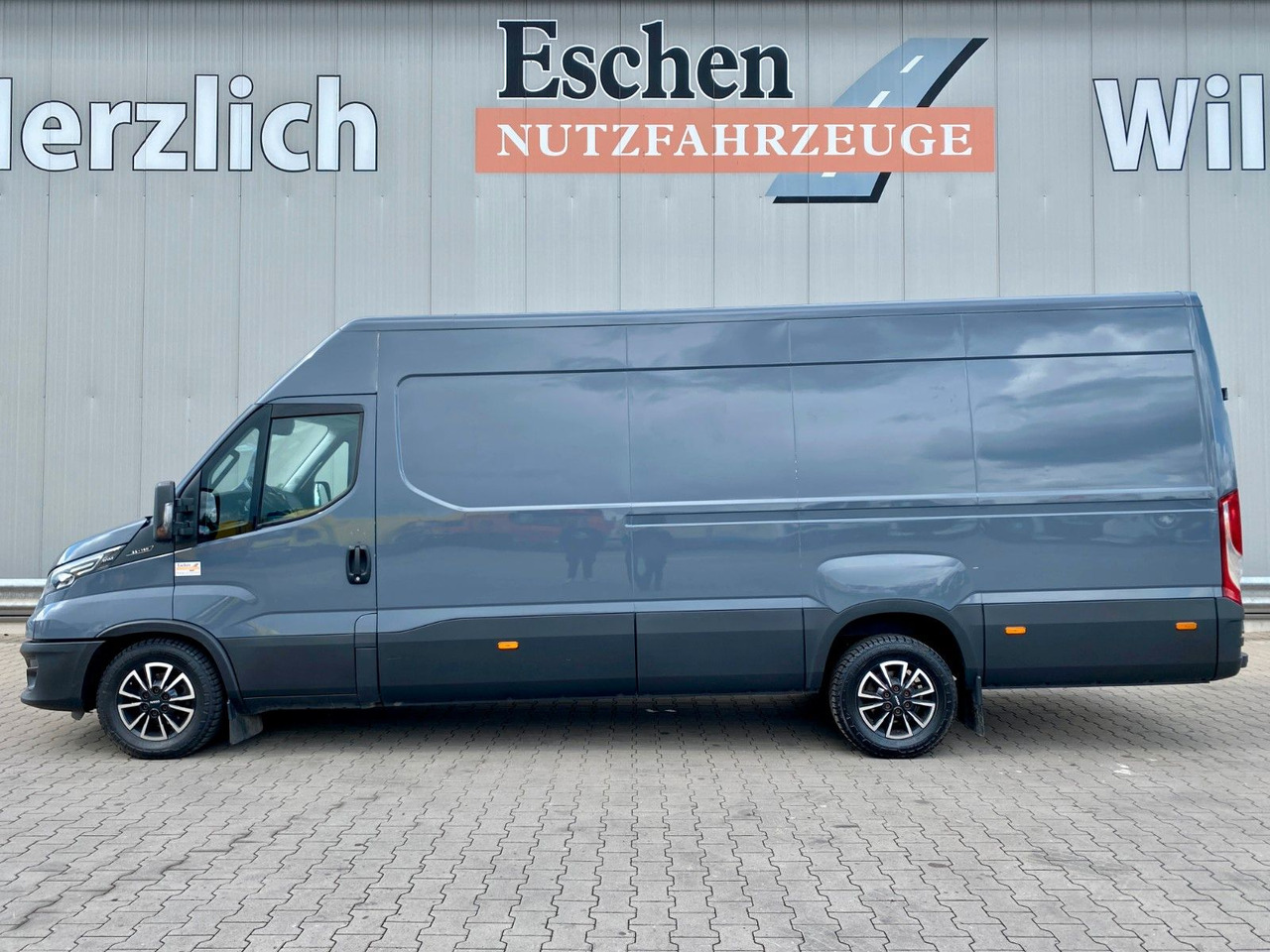 Iveco 35 S 16 Daily | Schiebetür*Kamera*Navi*AC*1.Hand - Furgone chiuso: foto 2 Iveco 35 S 16 Daily | Schiebetür*Kamera*Navi*AC*1.Hand - Furgone chiuso: foto 2