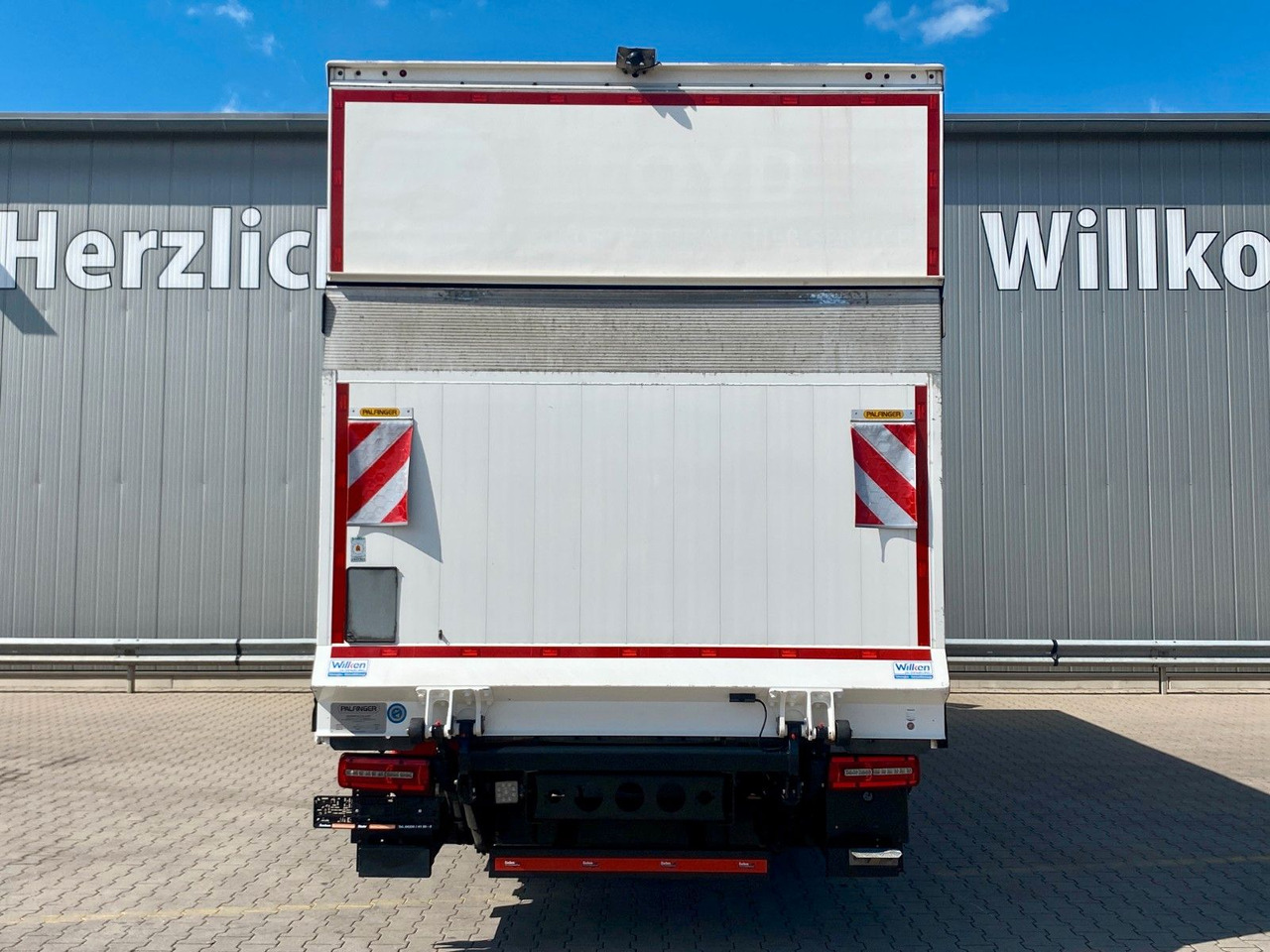 MAN TGL 12.220 Automatik*LBW*HU+BremseNEU*Navi*Kamer - Autocarro furgonato: foto 4 MAN TGL 12.220 Automatik*LBW*HU+BremseNEU*Navi*Kamer - Autocarro furgonato: foto 4