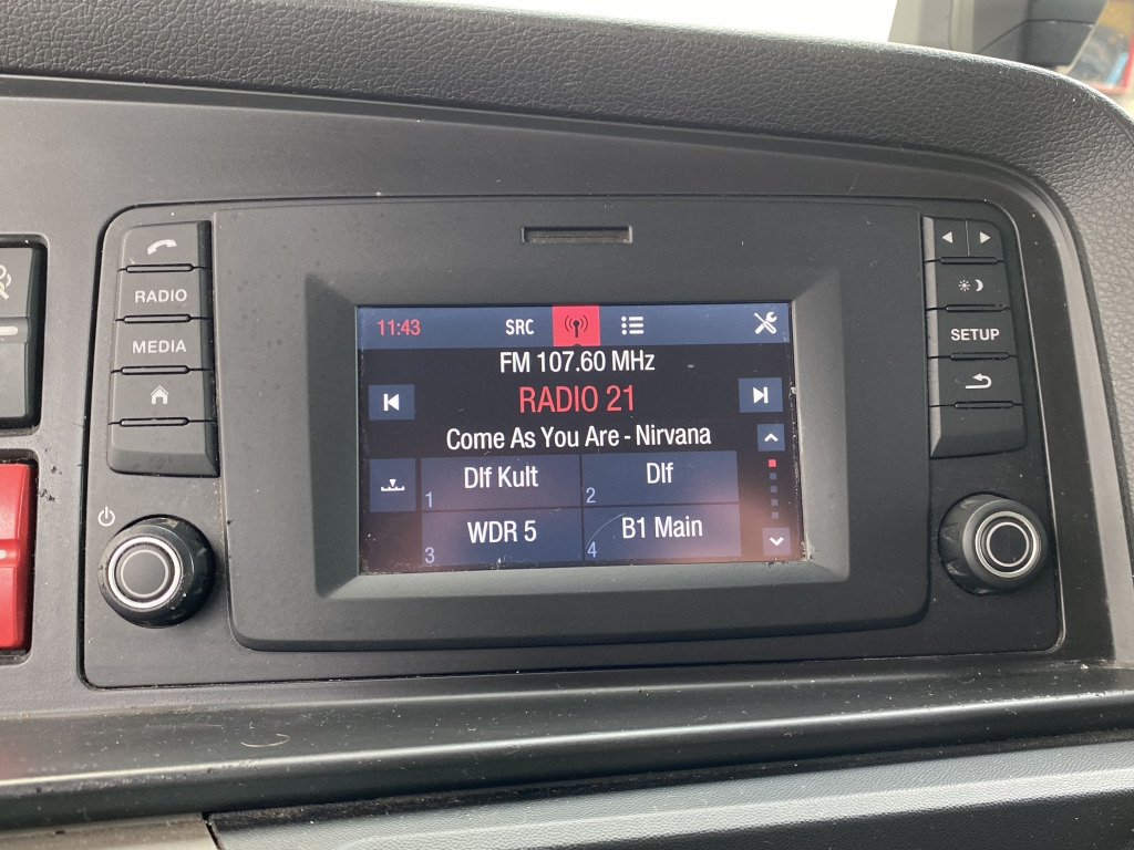 Camion centinato MAN TGL 12.250 4x2 BL: foto 9 Camion centinato MAN TGL 12.250 4x2 BL: foto 9