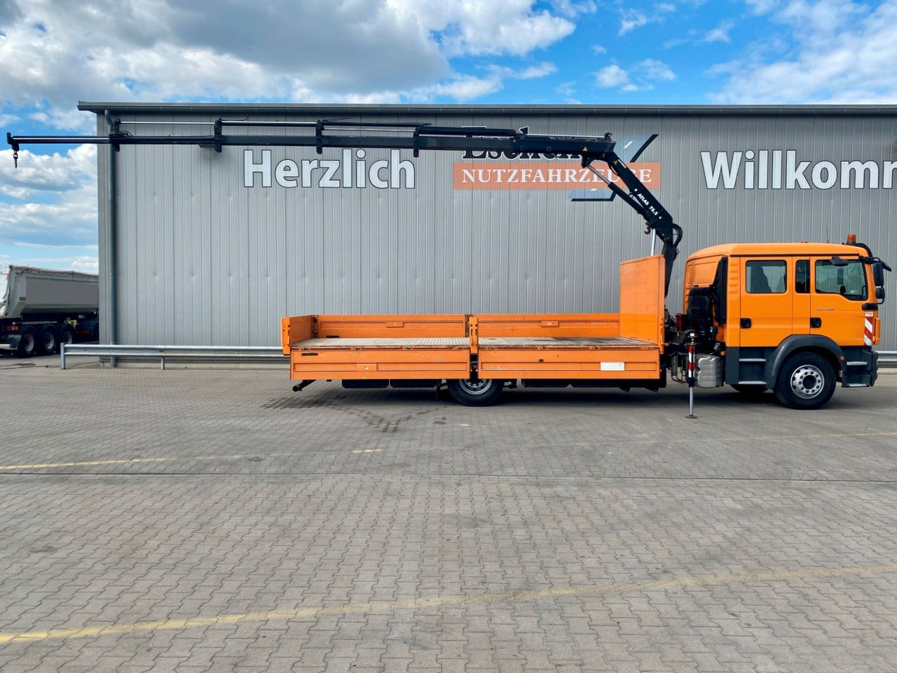 MAN TGM 15.290 DOKA|Atlas AK 75,2*Funk*4x Sitze*Navi - Autocarro con pianale/ Cassone fisso, Camion con gru: foto 2 MAN TGM 15.290 DOKA|Atlas AK 75,2*Funk*4x Sitze*Navi - Autocarro con pianale/ Cassone fisso, Camion con gru: foto 2