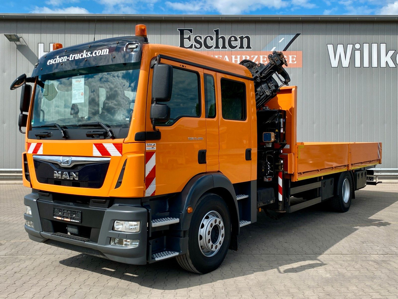 MAN TGM 15.290 DOKA|Atlas AK 75,2*Funk*4x Sitze*Navi - Autocarro con pianale/ Cassone fisso, Camion con gru: foto 1 MAN TGM 15.290 DOKA|Atlas AK 75,2*Funk*4x Sitze*Navi - Autocarro con pianale/ Cassone fisso, Camion con gru: foto 1