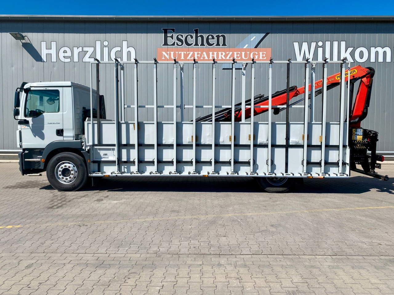 MAN TGM 18.290| Glas/HEGLA*PK12002*Funk*3x Sitze*AHK - Autocarro con pianale/ Cassone fisso, Camion con gru: foto 3 MAN TGM 18.290| Glas/HEGLA*PK12002*Funk*3x Sitze*AHK - Autocarro con pianale/ Cassone fisso, Camion con gru: foto 3