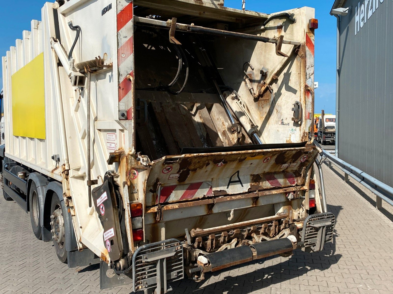 MAN TGS 26.320 6x2-4 | Zöller Medium X2EC24*3x Sitze - Camion immondizia: foto 3 MAN TGS 26.320 6x2-4 | Zöller Medium X2EC24*3x Sitze - Camion immondizia: foto 3