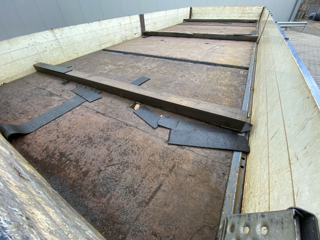 Mercedes-Benz 1224 L Atego / MKG-Faltkran - Autocarro con pianale/ Cassone fisso, Camion con gru: foto 2 Mercedes-Benz 1224 L Atego / MKG-Faltkran - Autocarro con pianale/ Cassone fisso, Camion con gru: foto 2