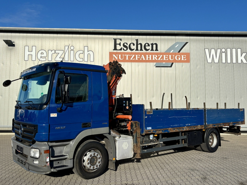 Mercedes-Benz 1832 L / Terex 85.2-A3 Faltkran - Autocarro con pianale/ Cassone fisso, Camion con gru: foto 1 Mercedes-Benz 1832 L / Terex 85.2-A3 Faltkran - Autocarro con pianale/ Cassone fisso, Camion con gru: foto 1