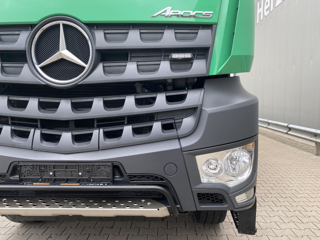 Autocarro ribaltabile Mercedes-Benz 3345 6x6 Arocs: foto 10 Autocarro ribaltabile Mercedes-Benz 3345 6x6 Arocs: foto 10