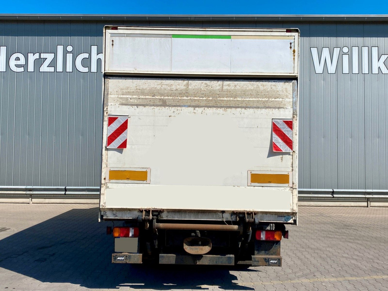Mercedes-Benz 818 Atego | MBB LBW 1,00to.*3x Sitze*AHK*Teppich - Furgone box: foto 4 Mercedes-Benz 818 Atego | MBB LBW 1,00to.*3x Sitze*AHK*Teppich - Furgone box: foto 4