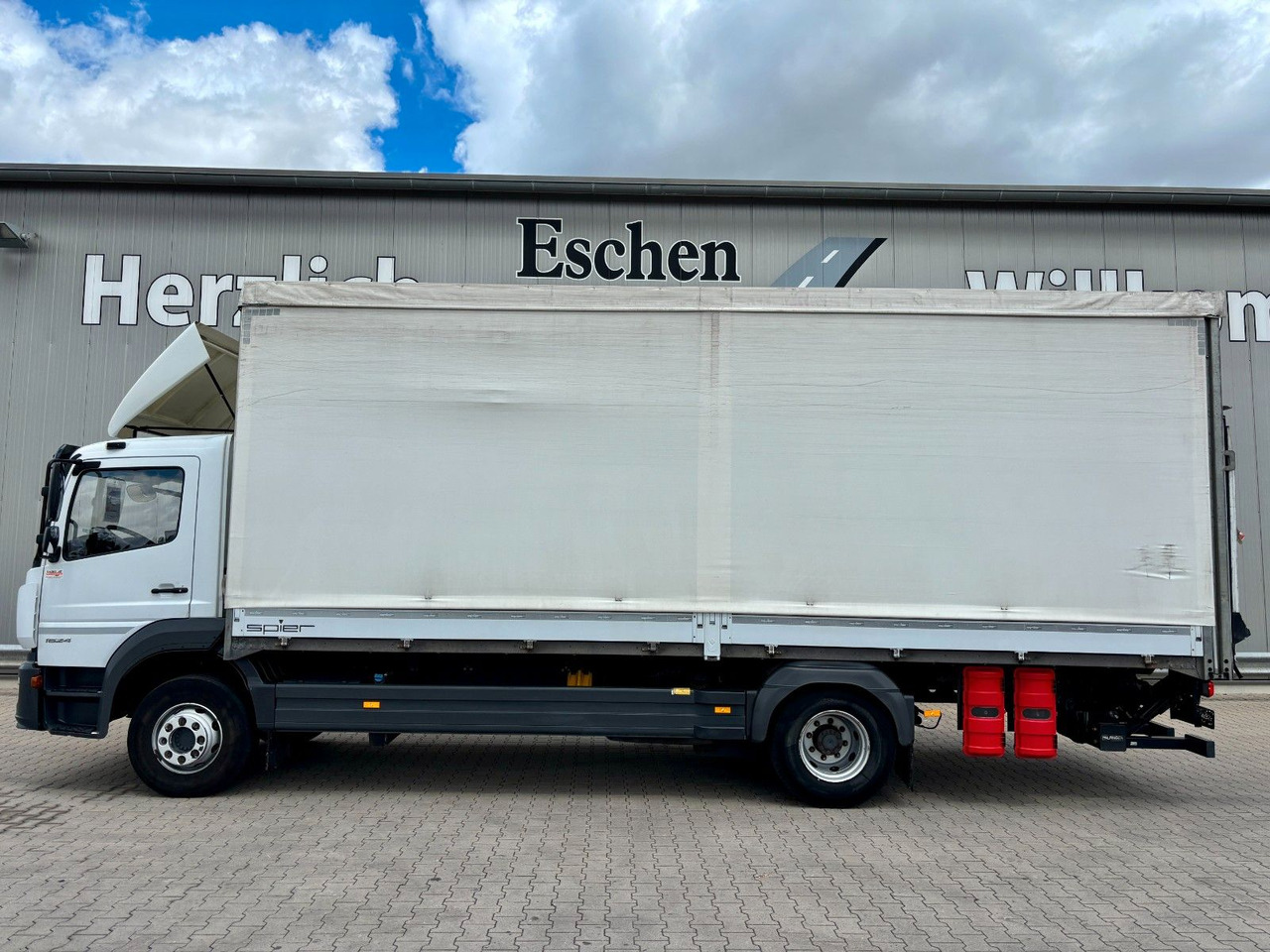 Mercedes-Benz Atego 1624 I 2,66m Höhe*Pritsche*Plane*LBW*AHK - Camion centinato: foto 2 Mercedes-Benz Atego 1624 I 2,66m Höhe*Pritsche*Plane*LBW*AHK - Camion centinato: foto 2