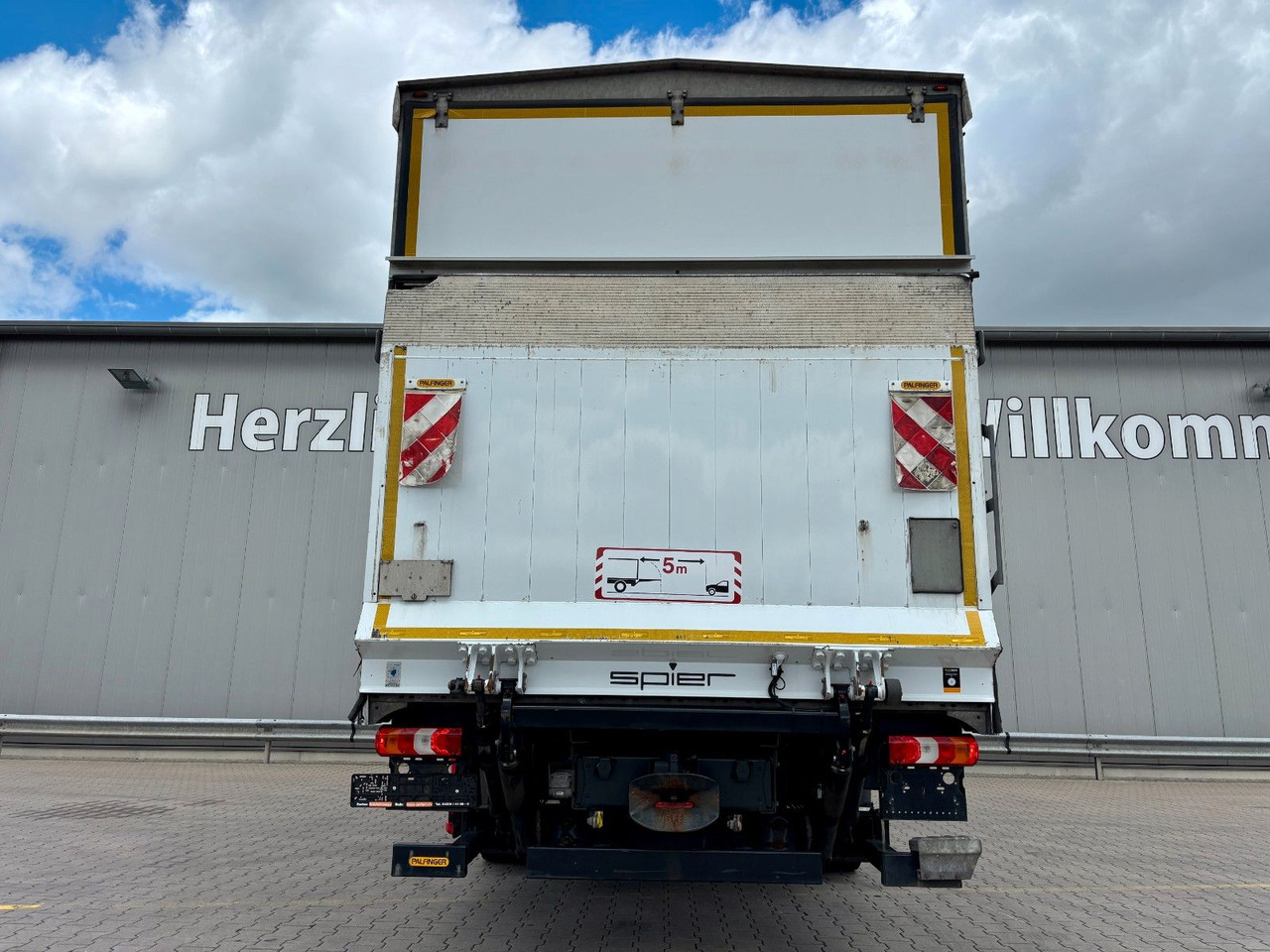 Mercedes-Benz Atego 1624 I 2,66m Höhe*Pritsche*Plane*LBW*AHK - Camion centinato: foto 4 Mercedes-Benz Atego 1624 I 2,66m Höhe*Pritsche*Plane*LBW*AHK - Camion centinato: foto 4