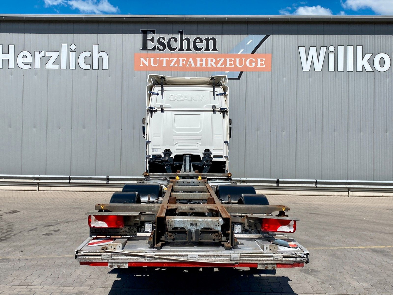 Scania R 450 B 6x2*4 | LBW 1,50to.*AHK*Retarder*Navi*AC - Autocarro portacontainer/ Caisse interchangeable: foto 4 Scania R 450 B 6x2*4 | LBW 1,50to.*AHK*Retarder*Navi*AC - Autocarro portacontainer/ Caisse interchangeable: foto 4