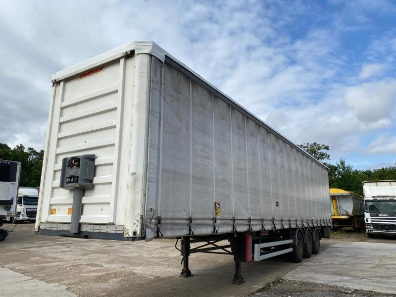 Fruehauf - Semirimorchio centinato: foto 1 Fruehauf - Semirimorchio centinato: foto 1