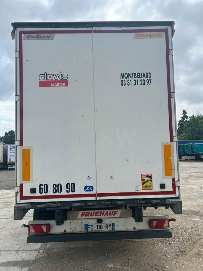 Fruehauf - Semirimorchio centinato: foto 4 Fruehauf - Semirimorchio centinato: foto 4