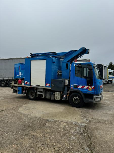 Iveco Eurocargo 100E19 - Piattaforma autocarrata: foto 4 Iveco Eurocargo 100E19 - Piattaforma autocarrata: foto 4