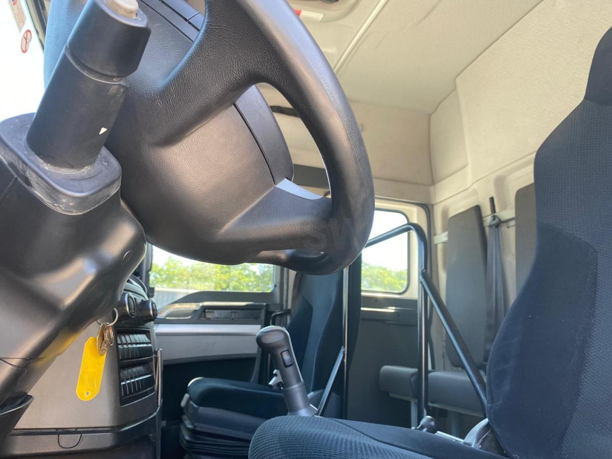 MAN TGX 18.360 - Camion centinato: foto 3 MAN TGX 18.360 - Camion centinato: foto 3