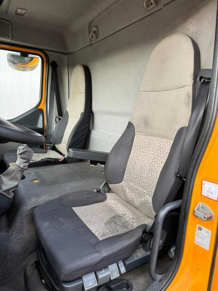 Renault Midlum 220 - Autocarro furgonato: foto 4 Renault Midlum 220 - Autocarro furgonato: foto 4