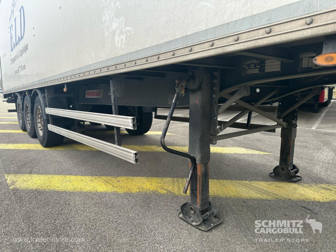 FRUEHAUF Dryfreight Standard Roller shutter door - Semirimorchio furgonato: foto 2 FRUEHAUF Dryfreight Standard Roller shutter door - Semirimorchio furgonato: foto 2