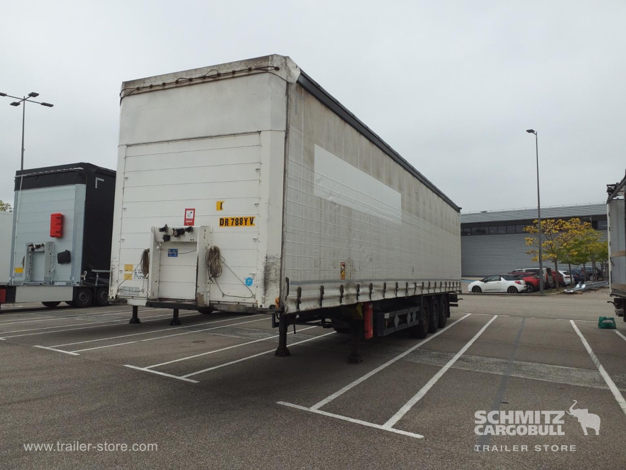 SCHMITZ Curtainsider Standard - Semirimorchio centinato: foto 5 SCHMITZ Curtainsider Standard - Semirimorchio centinato: foto 5