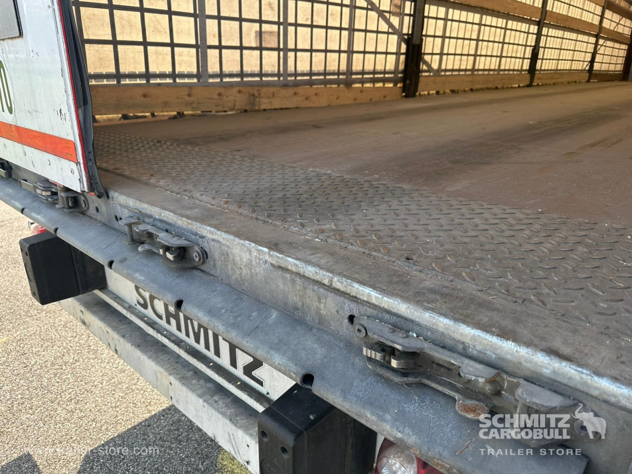 SCHMITZ Curtainsider Standard - Semirimorchio centinato: foto 4 SCHMITZ Curtainsider Standard - Semirimorchio centinato: foto 4