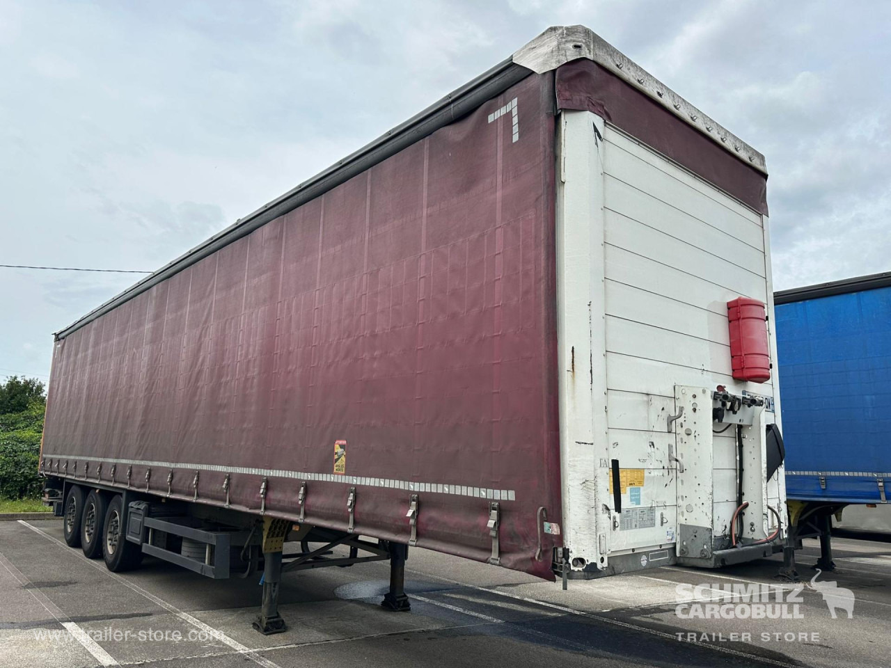 SCHMITZ Curtainsider Standard Taillift - Semirimorchio centinato: foto 1 SCHMITZ Curtainsider Standard Taillift - Semirimorchio centinato: foto 1