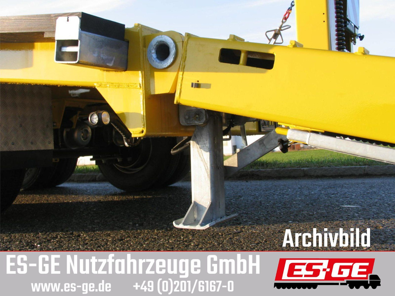 Schwarzmüller Tieflader mit gekröpftem Plateau - Rimorchio pianale ribassato: foto 5 Schwarzmüller Tieflader mit gekröpftem Plateau - Rimorchio pianale ribassato: foto 5